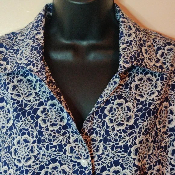 Foxcroft Navy Blue White Floral Cotton 3/4 Sleeves Non Iron Size 14 - Picture 2 of 4